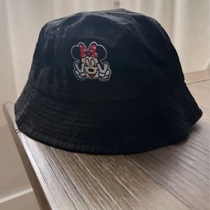 Women’s Disney Minnie Mouse Bucket Hat Patch Black Embroidered Like New